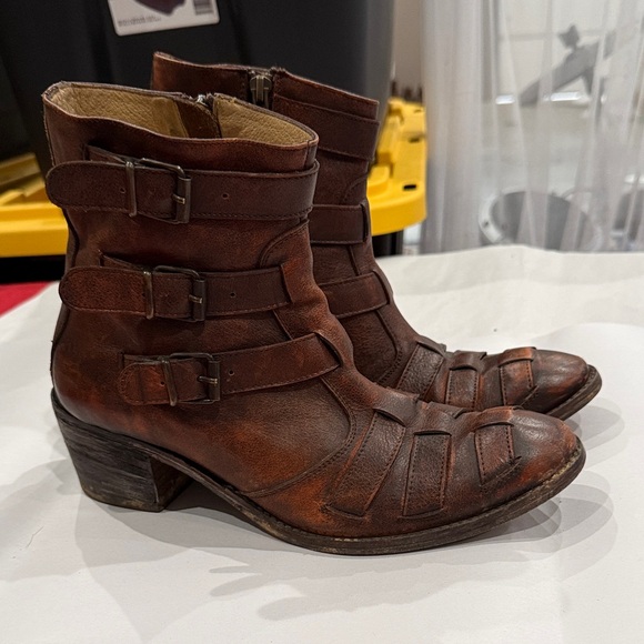 Farylrobin Shoes - Farylrobin Brown Leather Ankle Boots with Buckle Straps
